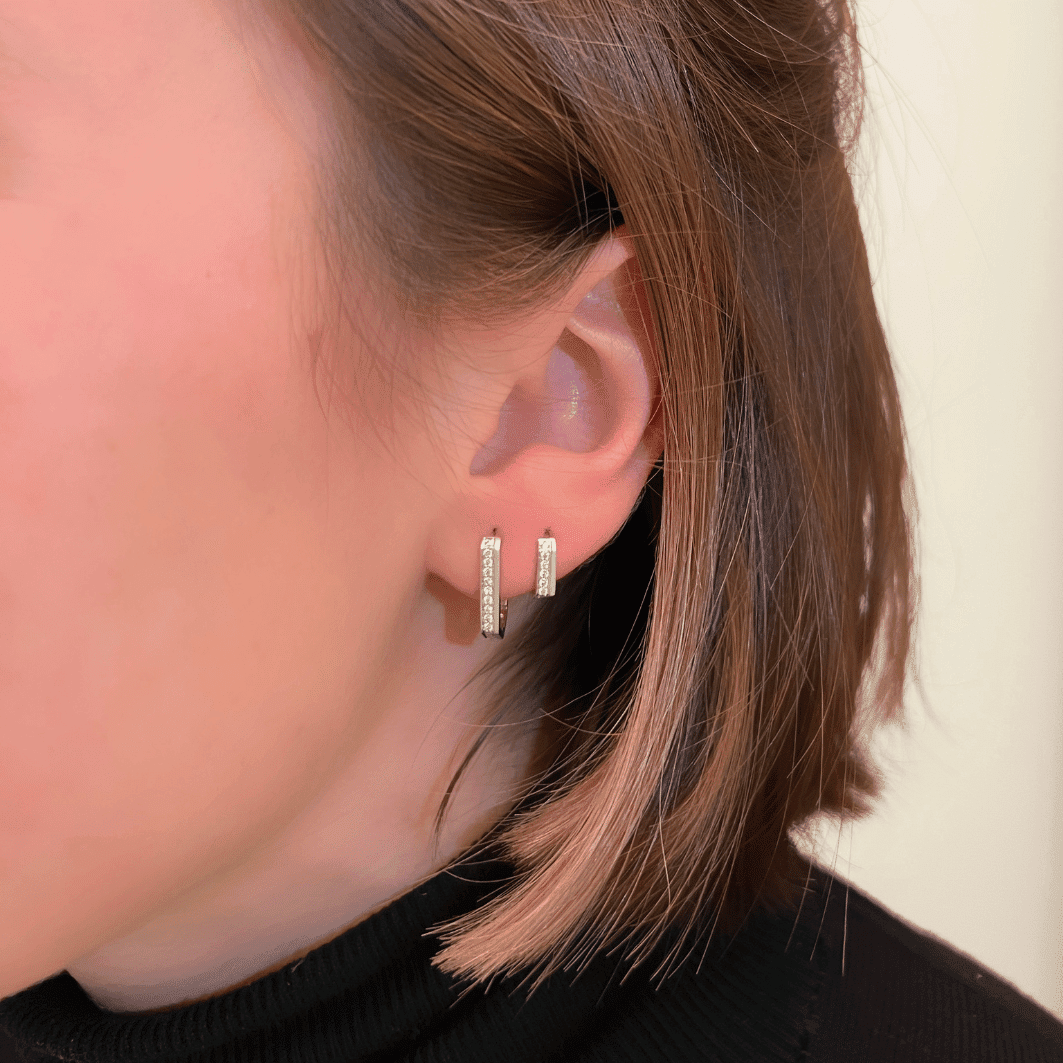 Boucle oreille unité Tribeca S Or blanc porté