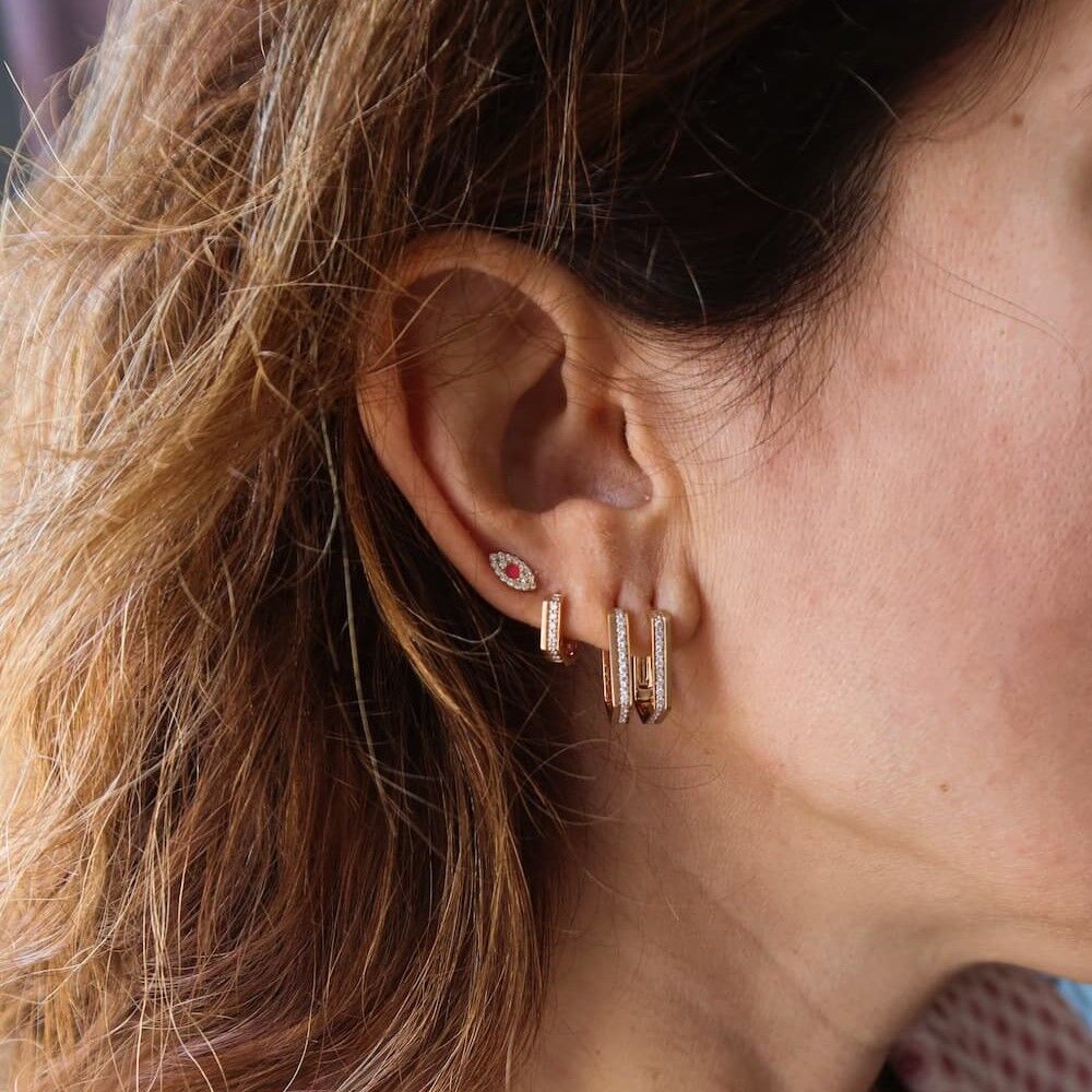 eye contact email rose 3